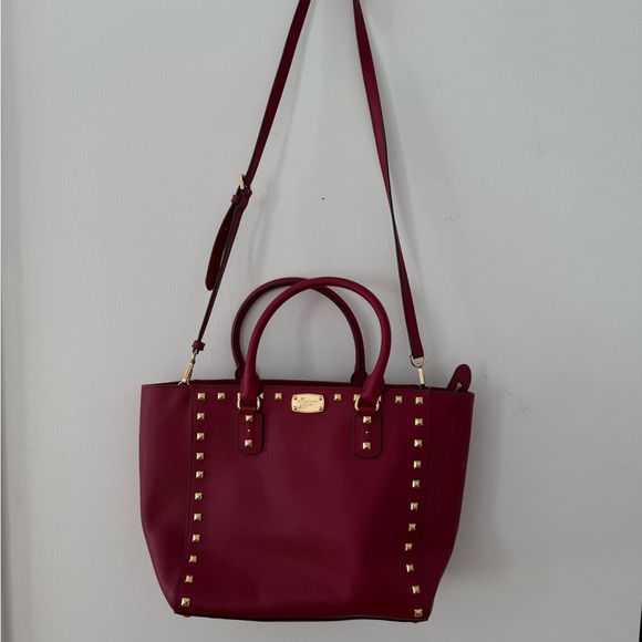 Michael Kors Elegant Burgundy Tote Bag - Picture 1 of 4